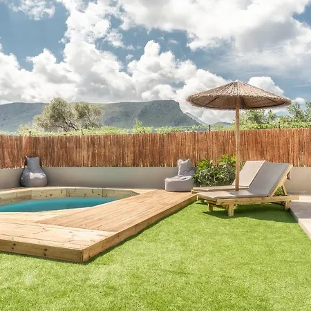 Διαμέρισμα Cozy House With Pool Near Gazi