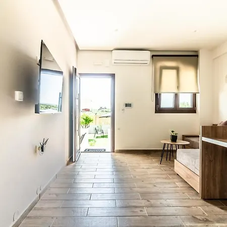 Appartamento Cozy House With Pool Near Gazi