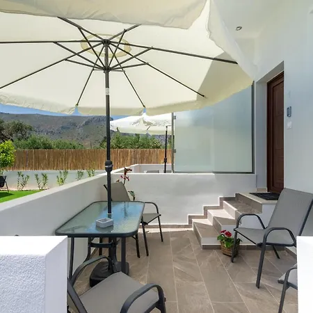 Cozy House With Pool Near Appartamento