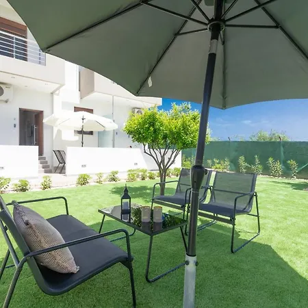 Cozy House With Pool Near Appartamento