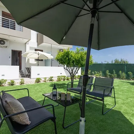 Cozy House With Pool Near Appartamento