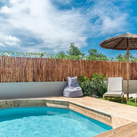 Cozy House With Pool Near * Gazi