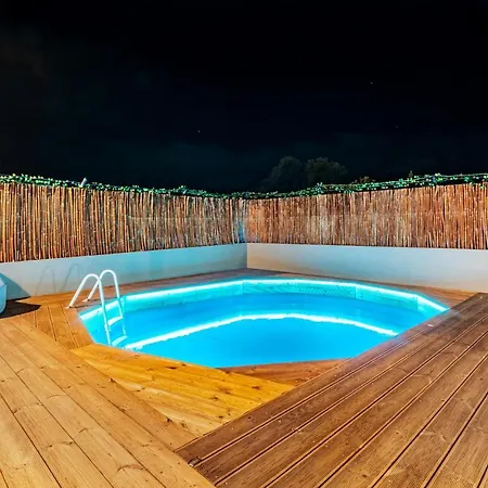 Appartamento Cozy House With Pool Near