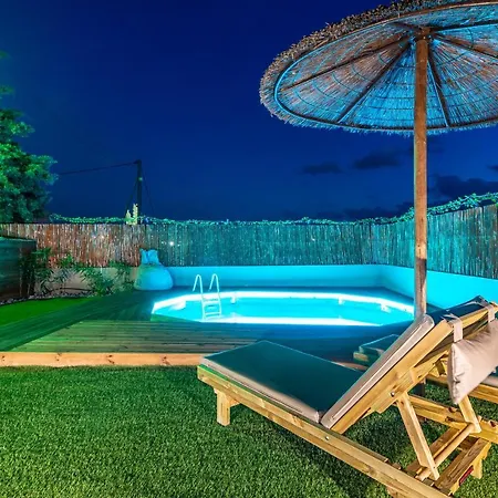 Appartamento Cozy House With Pool Near