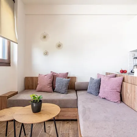 Cozy House With Pool Near Appartement