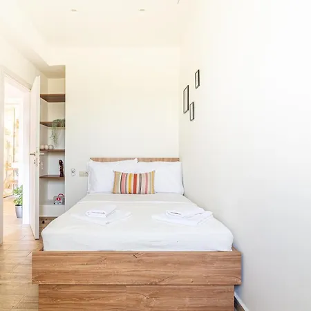 Cozy House With Pool Near Appartement