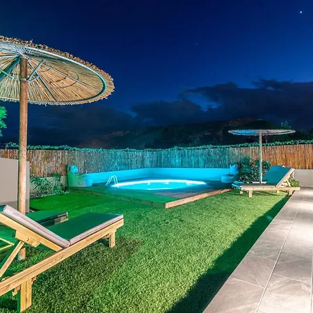 Cozy House With Pool Near Appartement Gazi